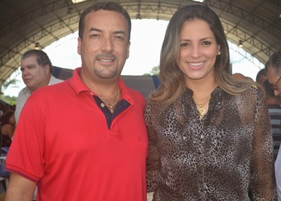 Delmar Sobrinho e sua esposa, a agraciada.