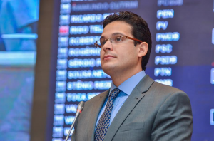 Deputado Alexandre Almeida.