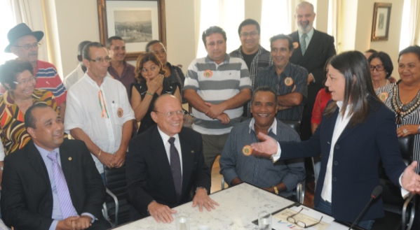 Roberto Costa e João Alberto participam de reunião do Palácio.