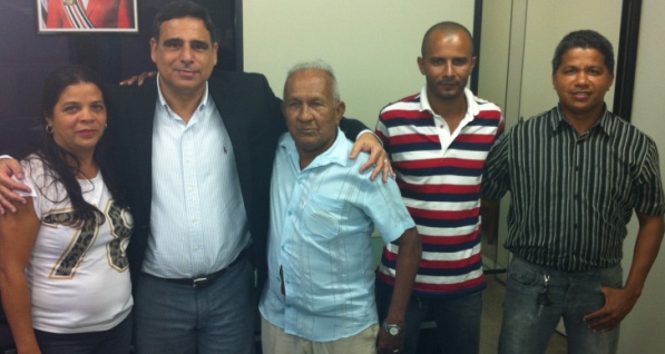 Max Barros recebeu Olegário Ribeiro e moradores do Vinhais Velho  para finalizar acordo na Sinfra