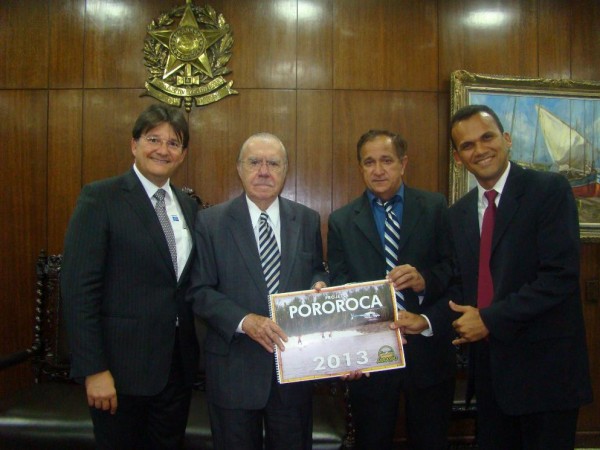 O empresário ‘Fernando Pororoca, no canto direito, com Jura Filho, Sarney e Djalma Melo.