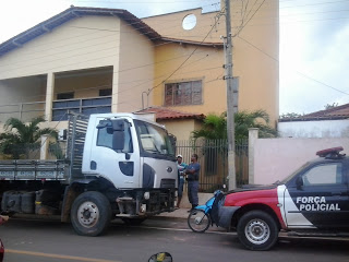 Polícia na casa do ex-preeito Dr. Roque Portela.