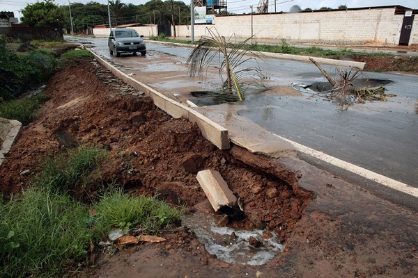 Obras incompletas da gestão Castelo.