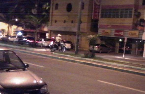 Guarda da SMTT é flagrado por leitor do Blog.