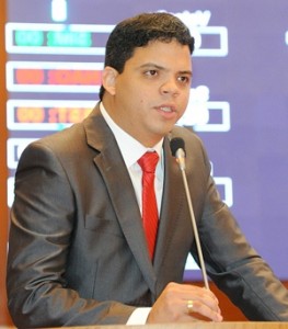 Luciano Genésio.