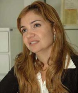 A delegada e esposa de Zé Reinaldo.