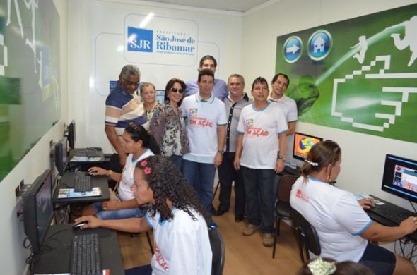 Gil Cutrim lançou a versão 2013 do projeto Caminhão da Juventude.