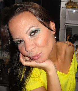 Bethania era gerente de uma loja de material de construção