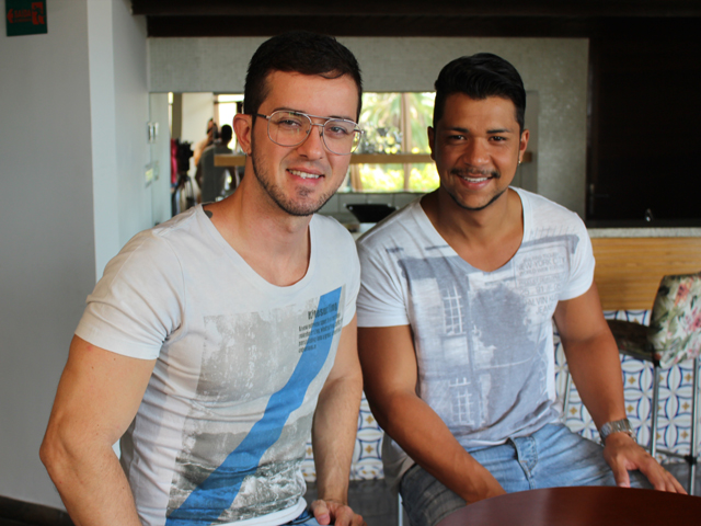 Depois de cinco meses morando juntos, Ruber e Armando decidiram oficializar o casamento. (Foto: Jorge Martins/Imirante)