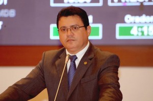 Deputado Rigo Teles.