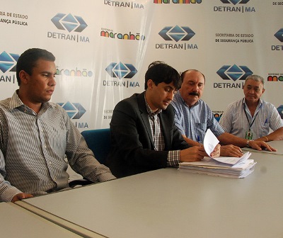 Diretor Geral do Detran-MA, André Campos assina ordem de serviço do novo espaço da vistoria.