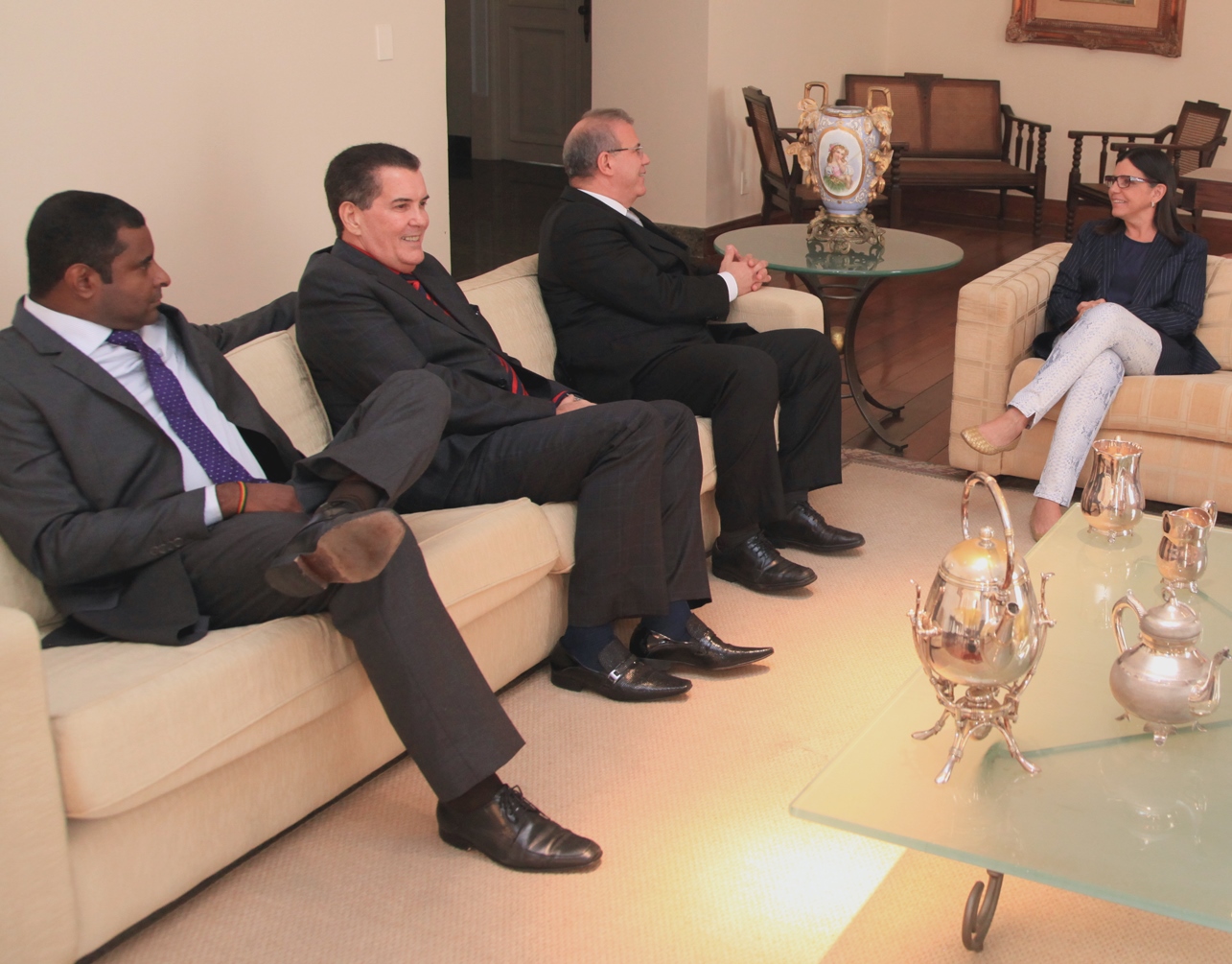 Governadora Roseana em encontro com Fábio Câmara e José Américo.