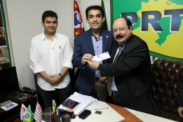 Soliney Filho, o prefeito Soliney, e Levy Fydelix presidente nacional do PRTB Soliney Filho, o prefeito Soliney, e Levy Fydelix presidente nacional do PRTB