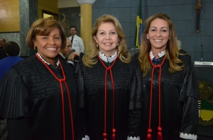 Cleonice Freire (C), Nelma Sarney (D) e Anildes Cruz (E) estarão no comando do Judiciário no biênio 2014-2015