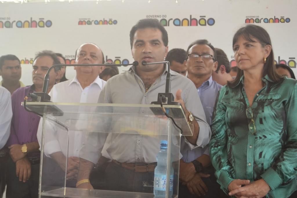 Líder político Josimar Cunha ao lado do prefeito Valmir Amorim e da Roseana Sarney.