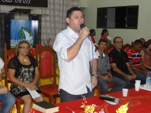 Prefeito Hernando Macedo.