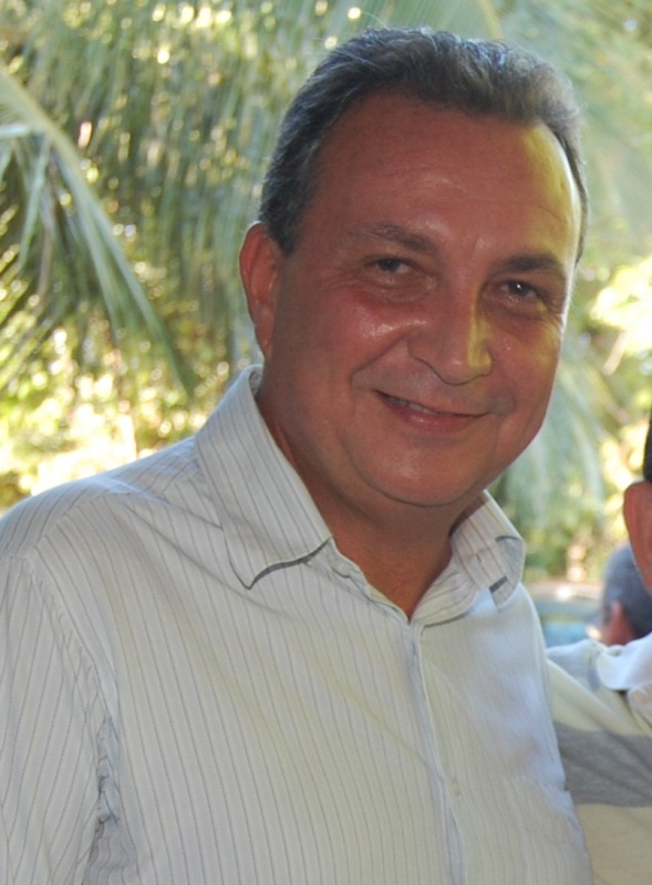 Luis Fernando.