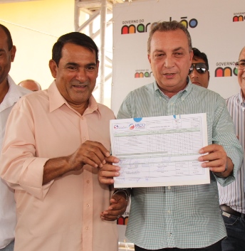 Prefeito de Paço do Lumiar ao lado do secretário Luis Fernando.