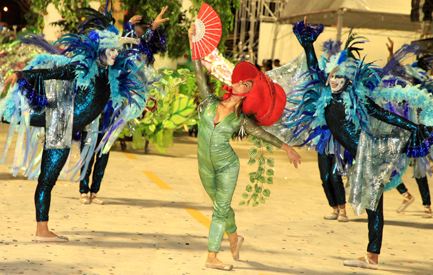 Bailarinos da Flor do Samba evoluindo na Passarela. (Foto: Paulo de Tarso Jr.)