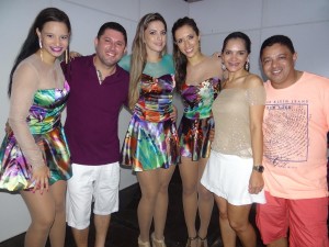 o Casal Macedo acompanhado do trio das Eletricaz e do Secretário de Cultura Neto Modestino.