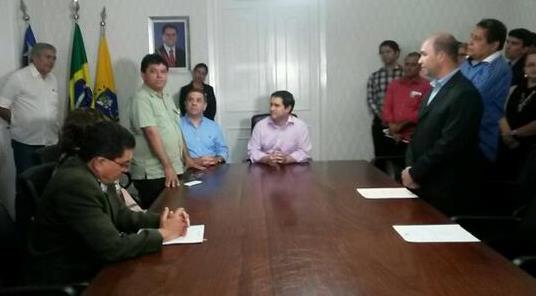 Solenidade na Prefeitura de São Luís. (foto: Renato Júnior).