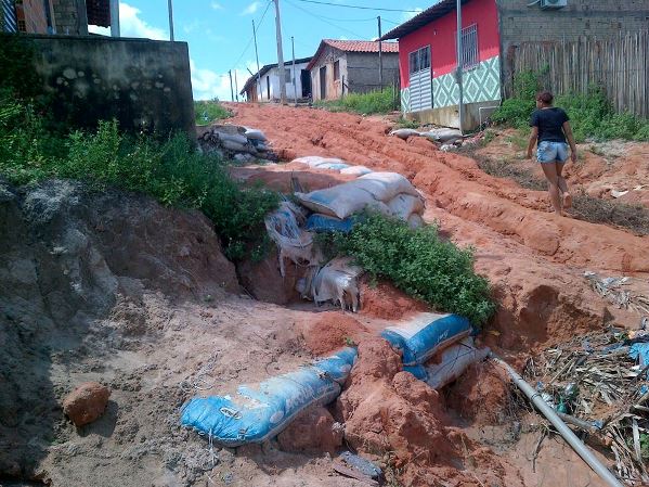 Rua principal do bairro Atemir Botelho.