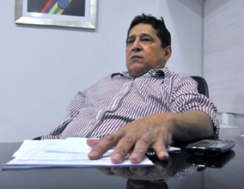 Secretário Canindé Barros.