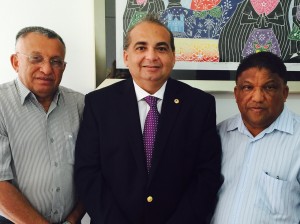 Prefeitos Crisogono e Antonio Carlos.