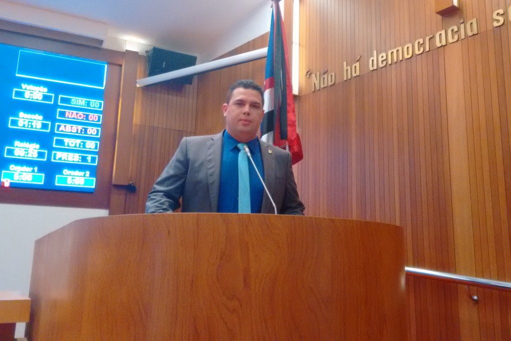 Deputado Fábio Macedo.