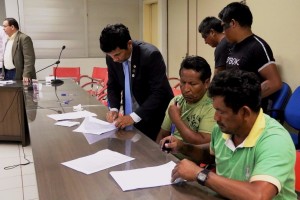 Deputado Wellington do Curso, em reunião que objetivou o fim do protesto de indígenas