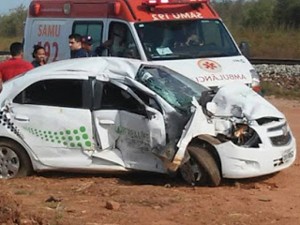 Trem colide com um carro em Bacabeira
