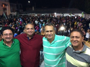 Ato de Filiações com a presença de uma multidão em São Bento