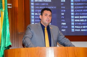 Deputado Macedo.