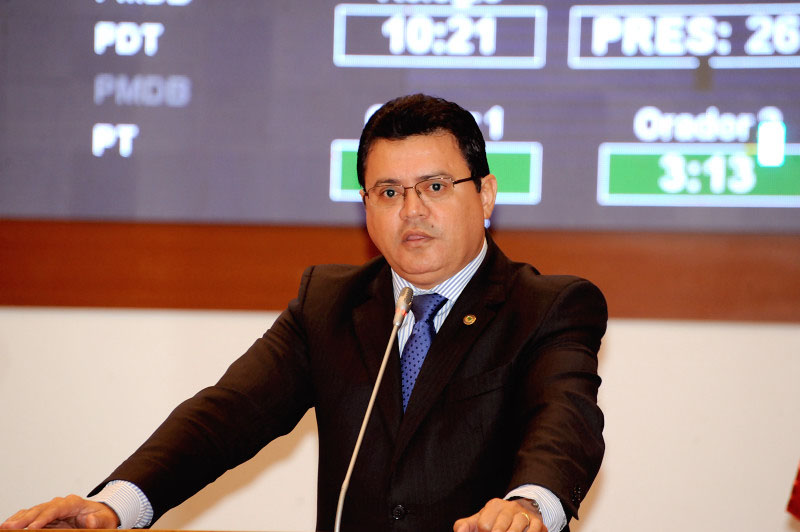 Deputado Rigo Teles.