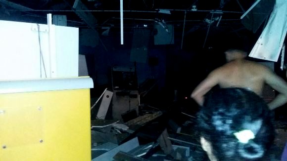 Agência de Paulo Ramos totalmente destruída.