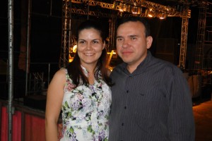 dr-joel-e-esposa-300x200