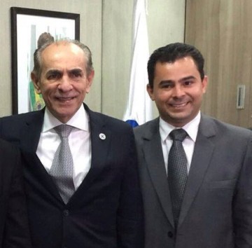 Ministro-da-Saúde-Marcelo-Castro-e-o-prefeito-Eric-Costa-e1454526678904