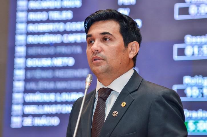 697a41a81798a09b29036d3ea0934590