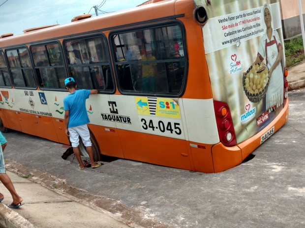 2ca1f37b3809f8f7bd674328d59ead45