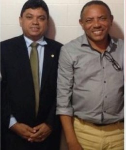 Jerry ao lado de Luizinho, ex-gestor preso pela Polícia Federal.