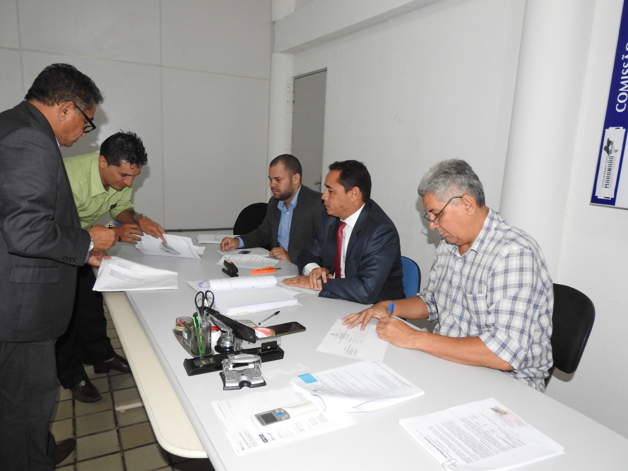 thumbnail_Foto_Governo realiza pregão para aquisição de ambulâncias hospitalares (3)