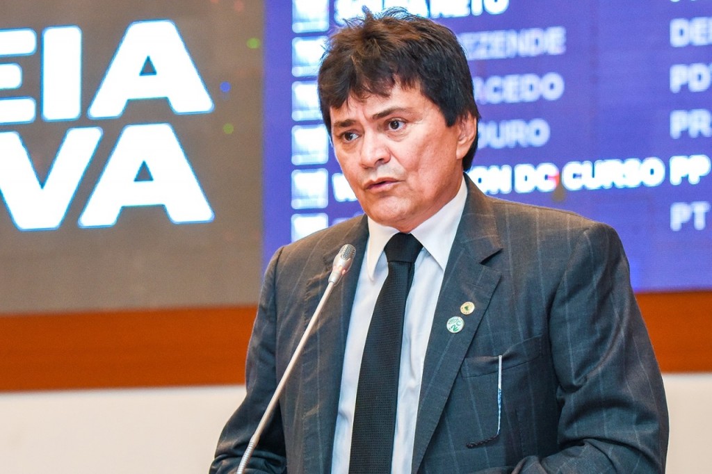 thumbnail_Foto05 - Sessão Plenária -090616 - Por Kristiano Simas