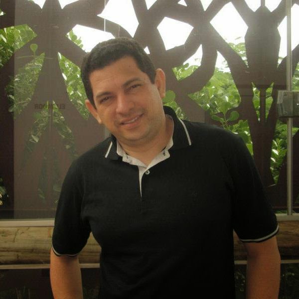 581803_320490418054066_541854632_n