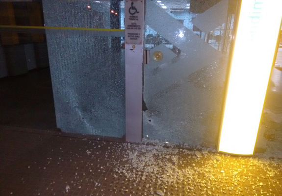 1475217336-764942943