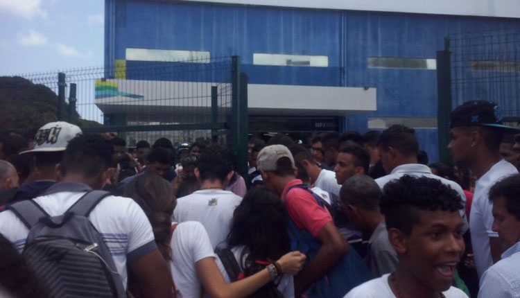 1477396845-927074204