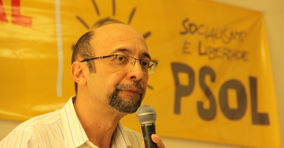 luiz-araujo-presidente-nacional-do-psol-e-professor-na-faculdade-de-educacao-da-universidade-de-brasilia-1441227362304_956x500