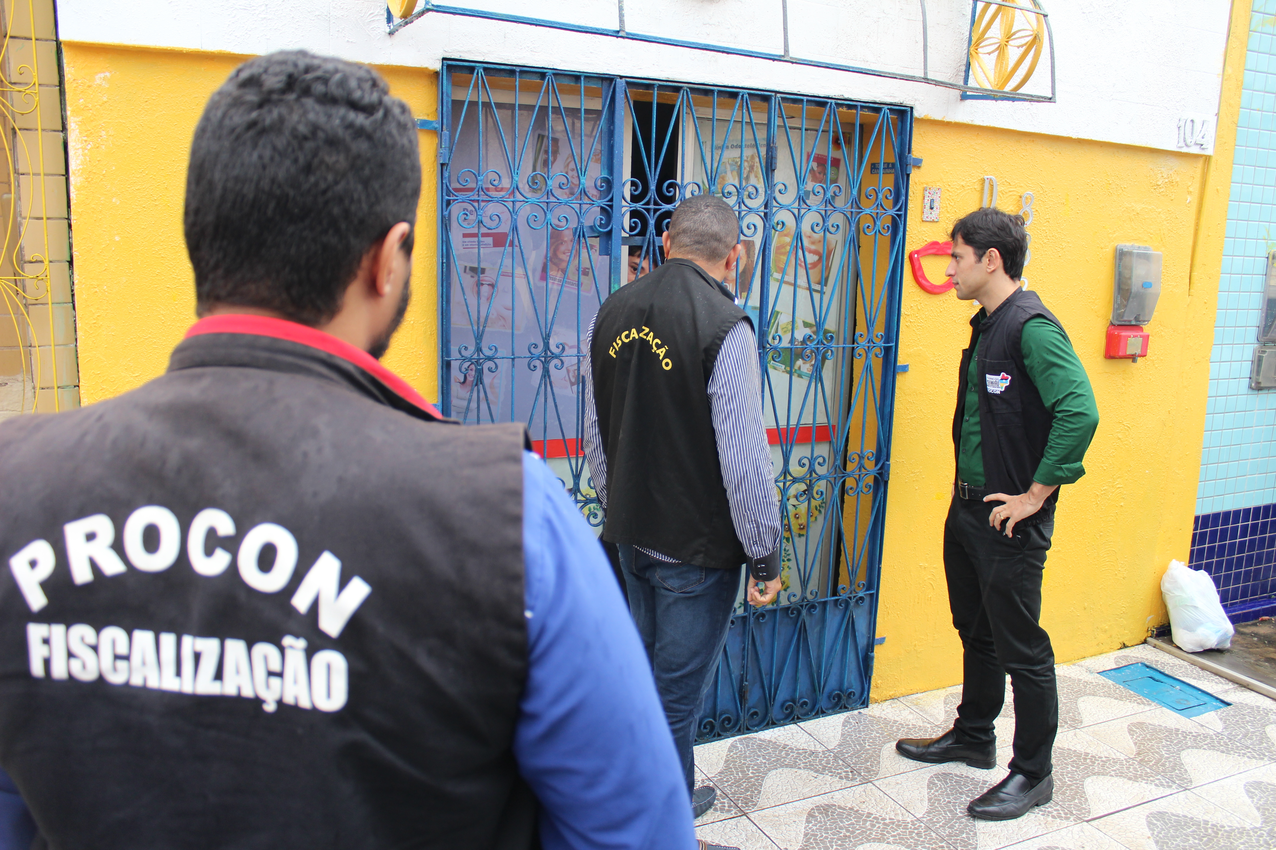 Clínicas irregulares foram fiscalizadas pela Operação Dente de Leite nesta sexta-feira (17)