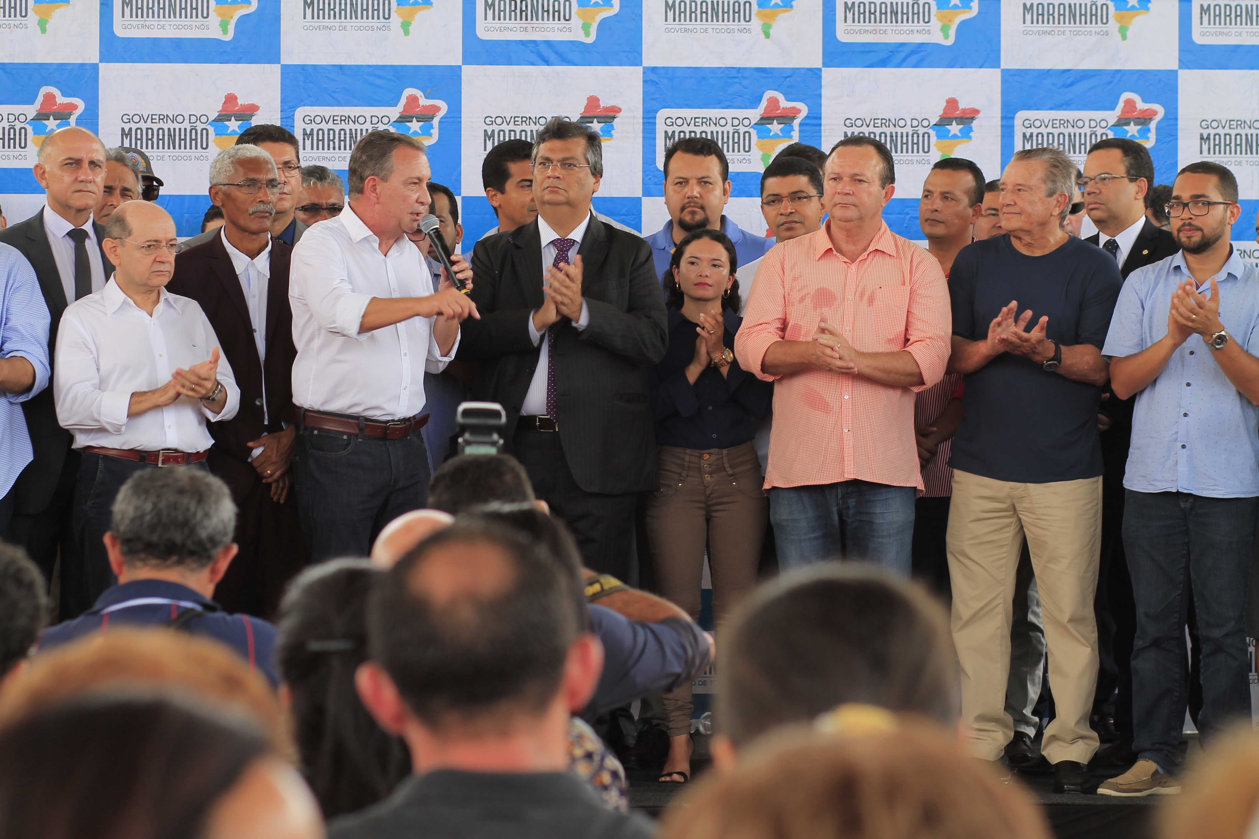 Luis Fernando durante inauguração CAIC