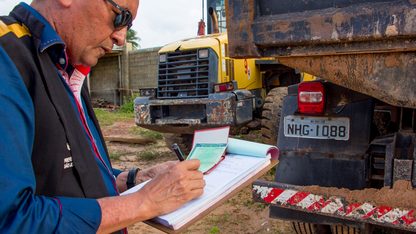 Fiscal durante operação