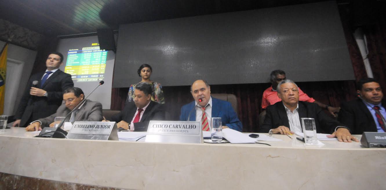 Secretáriode Fazenda faz apresentação sobre relatório de quadrimestres do Executivo.